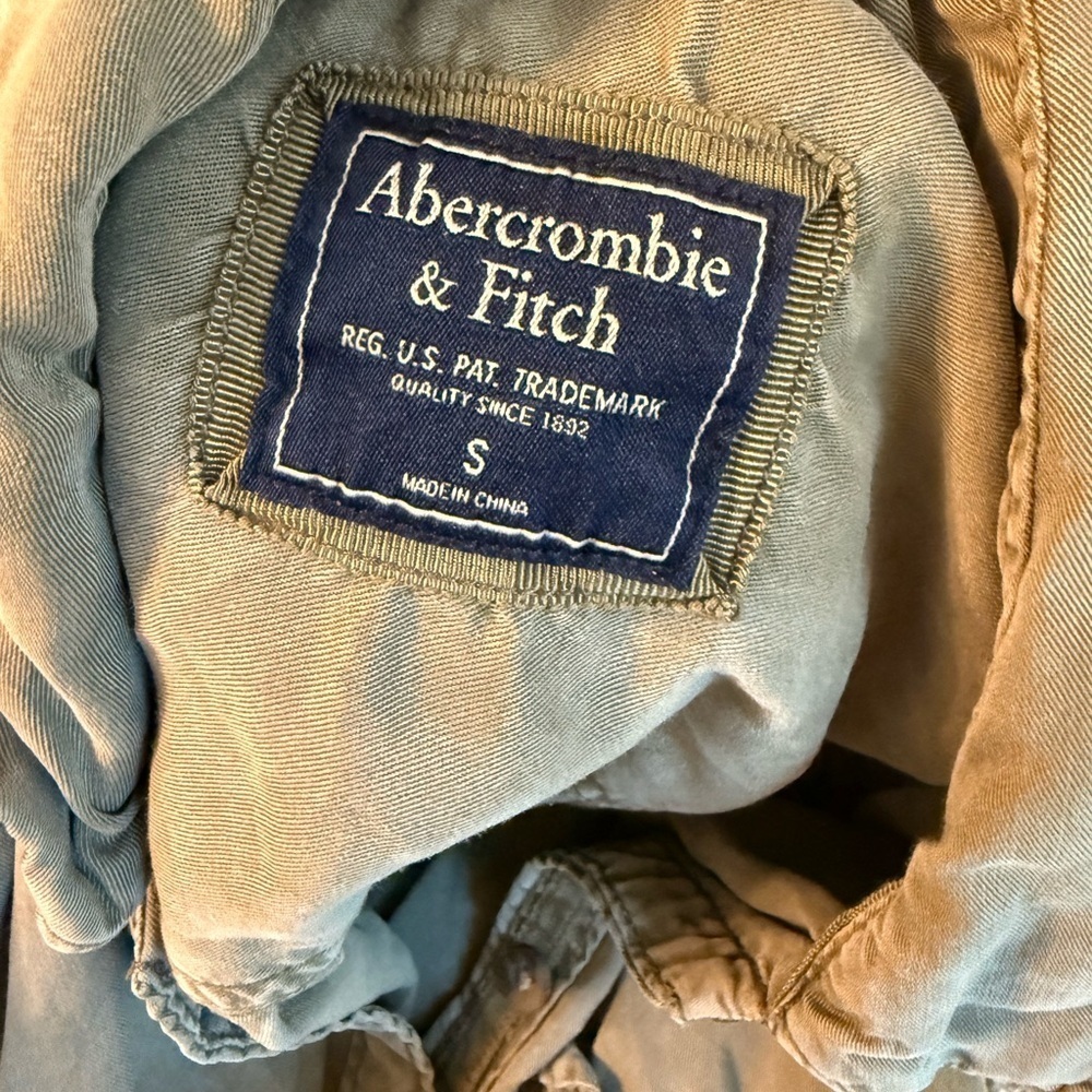 Abercrombie Knit Buttondown - Picture 4 of 4
